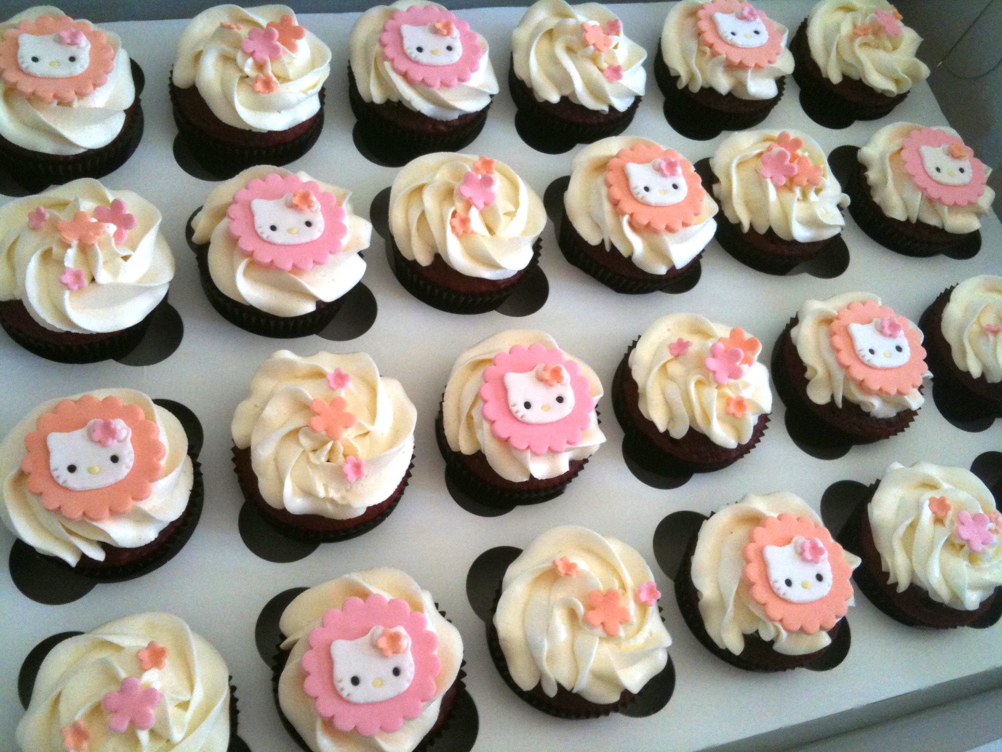 Hello Kitty cupcakes